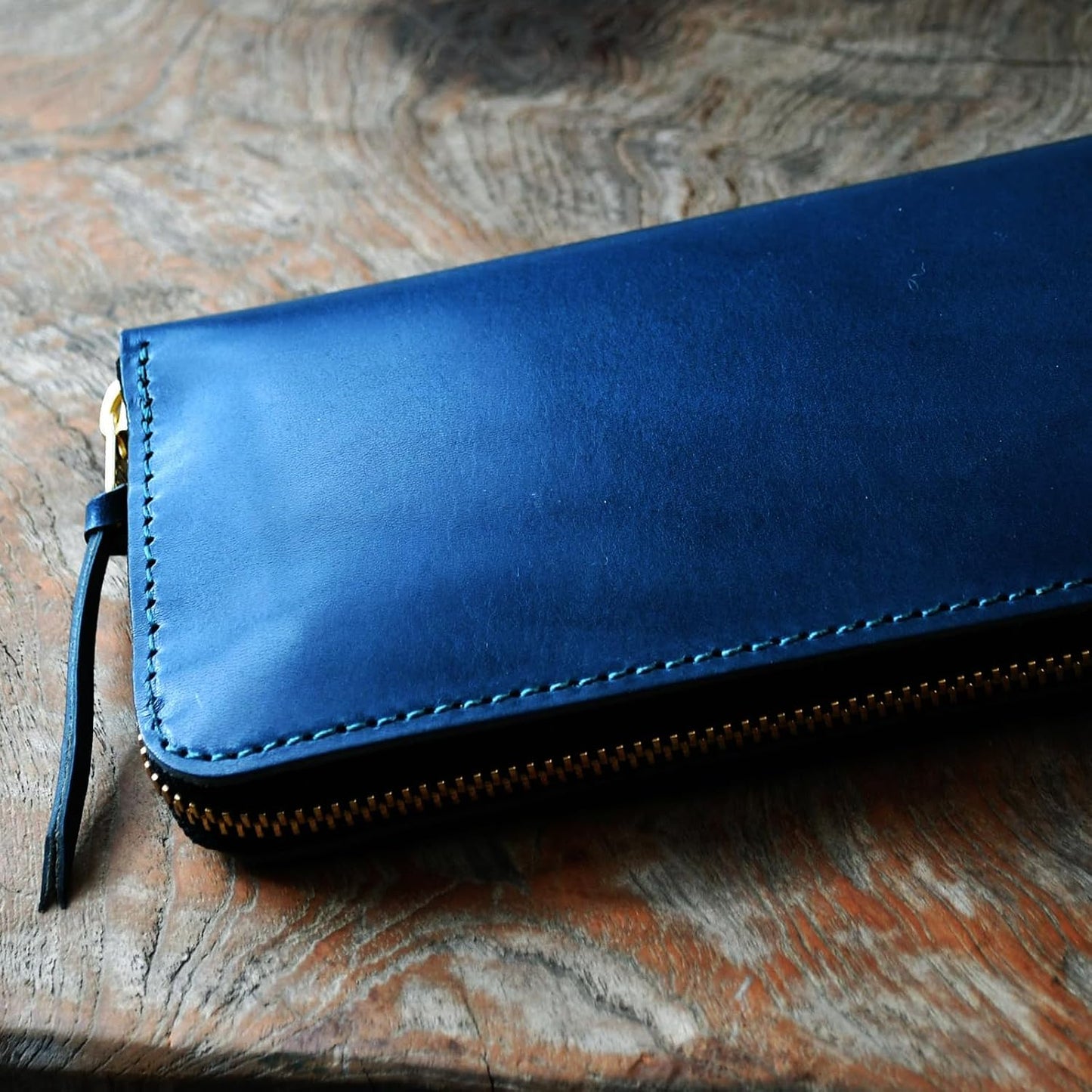 ラウンドファスナー長財布