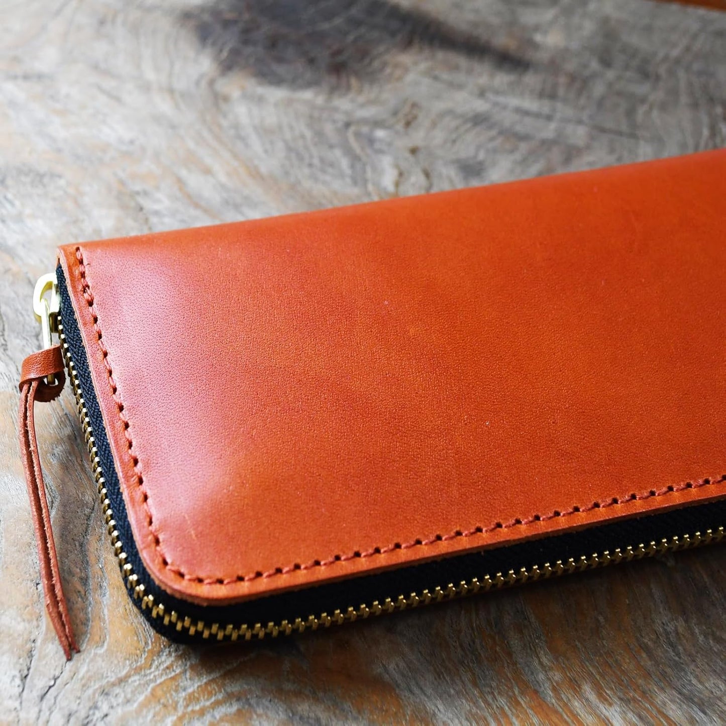 ラウンドファスナー長財布